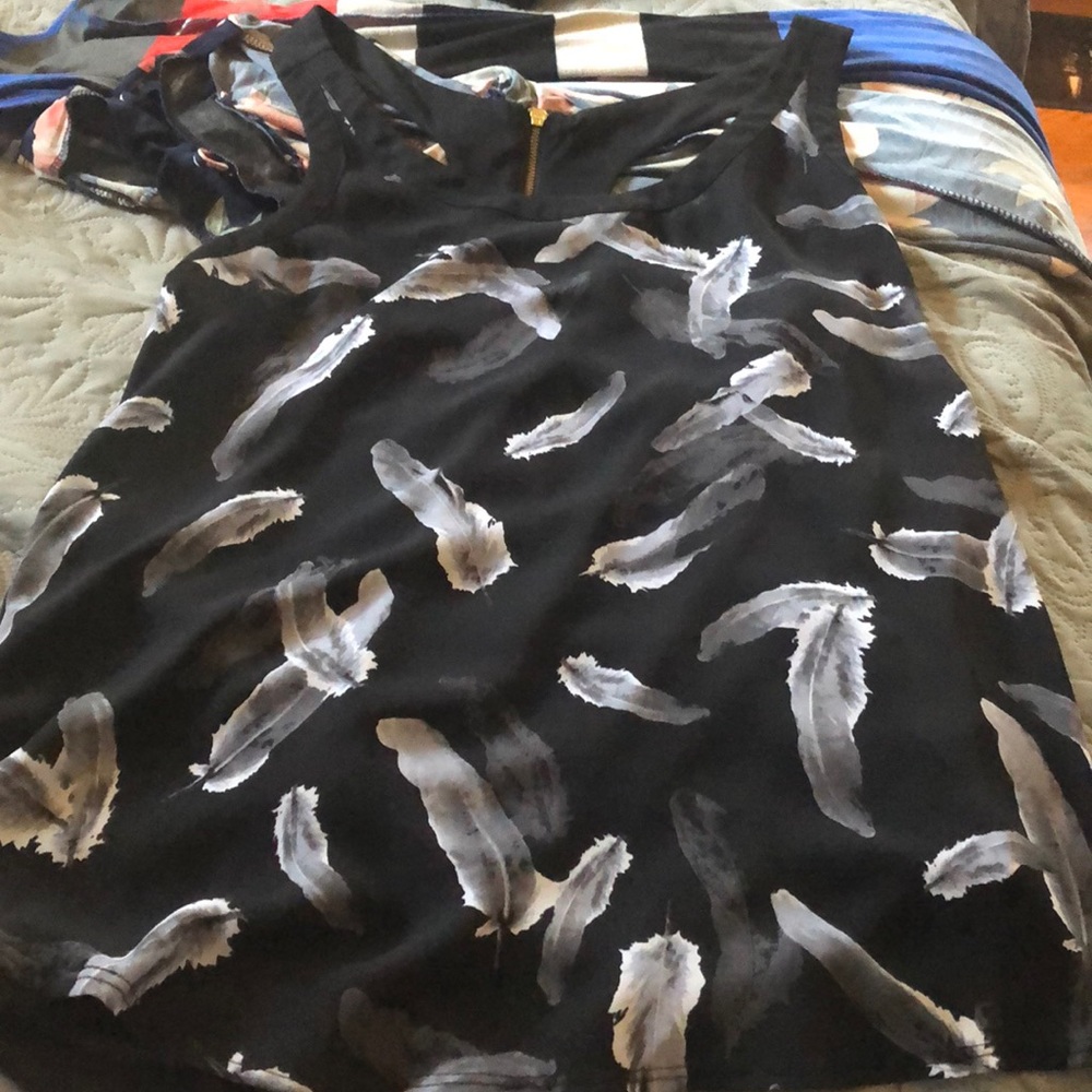 Summer feather print tee